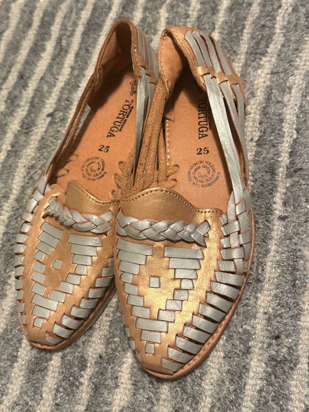 Tortuga Women’s Tan and Silver Woven Leather Huarache Flats Slip Ons - Picture 7 of 7